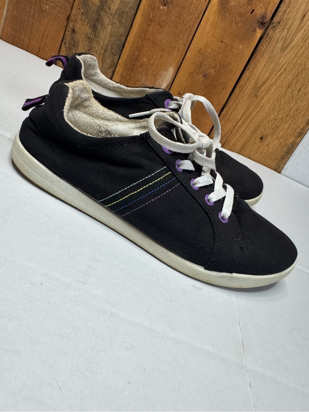 Vionic Black Canvas Sneakers with Purple Eyelets